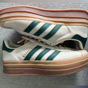 Adidas Gazelle Bold Magic Beige Collegiate
Green (Women's)
8W